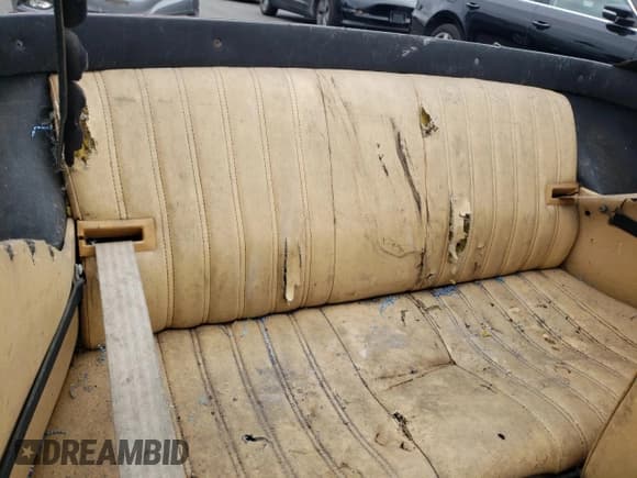 ✅ 1980 FIAT 124 Spider • VIN: 124CS000165091 • Lot: 72478654. Wystawiony na Copart z przebiegiem 10 397 mil. Bezpłatny archiwum sprzedaży aukcyjnych z USA i szczegółowy raport historii pojazdu na DreamBid. Zdjęcie 10.