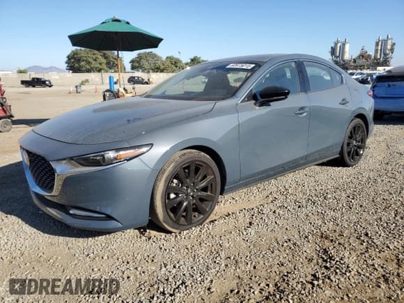 ✅ 2023 Mazda 3 Premium Plus • VIN: 3MZBPBEYXPM374957 • Lot: 68975015. Wystawiony na Copart z przebiegiem 8 966 mil. Bezpłatny archiwum sprzedaży aukcyjnych z USA i szczegółowy raport historii pojazdu na DreamBid. Zdjęcie 1.