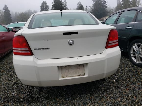 ✅ 2008 Dodge Avenger SE • VIN: 1B3LC46K08N191715 • Lot: 80689214. Wystawiony na Copart z przebiegiem 32 910 mil. Bezpłatny archiwum sprzedaży aukcyjnych z USA i szczegółowy raport historii pojazdu na DreamBid. Zdjęcie 6.