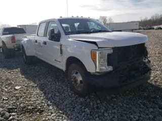 ✅ 2017 Ford F-350 XL • VIN: 1FT8W3CT9HEC34340 • Lot: 40292884. Wystawiony na Copart z przebiegiem 139 270 mil. Bezpłatny archiwum sprzedaży aukcyjnych z USA i szczegółowy raport historii pojazdu na DreamBid. Zdjęcie 1.