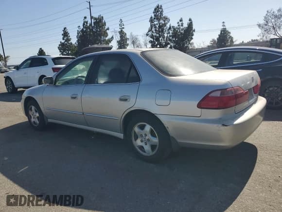 ✅ 1998 Honda Accord EX • VIN: 1HGCG1654WA036327 • Лот: 60319605. Опубликован ранее на Copart с пробегом 279 762 миль. Бесплатный доступ к архиву аукционных продаж из США и подробный отчёт об истории автомобиля на DreamBid. Изображение 2.