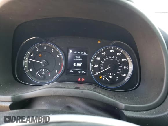 ✅ 2019 Hyundai Kona SE • VIN: KM8K1CAA5KU253630 • Лот: 70631473. Опубликован ранее на Copart с пробегом 92 417 миль. Бесплатный доступ к архиву аукционных продаж из США и подробный отчёт об истории автомобиля на DreamBid. Изображение 9.