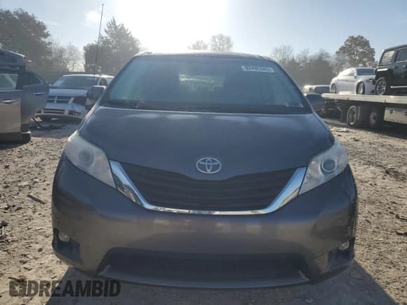 ✅ 2013 Toyota Sienna LE • VIN: 5TDJK3DC7DS068934 • Lot: 92495345. Listed on Copart with 102,035 mi. Free auction sales archive from the USA and detailed vehicle history report at DreamBid. Image 5.