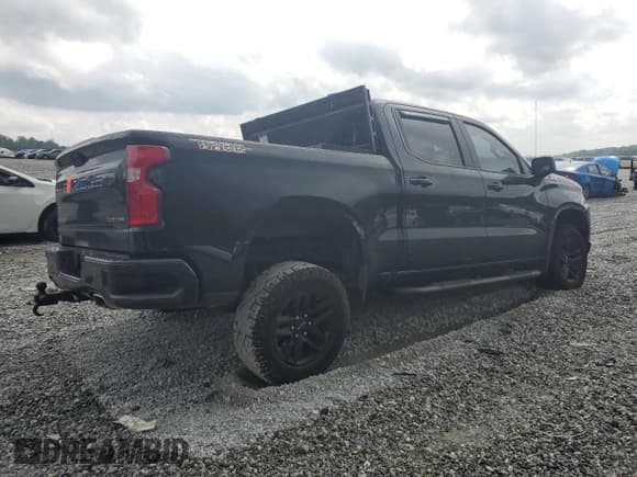 ✅ 2021 Chevrolet Silverado 1500 Custom Trail Boss • VIN: 1GCPYCEF8MZ442399 • Lot: 72628634. Wystawiony na Copart z przebiegiem Nie podano. Bezpłatny archiwum sprzedaży aukcyjnych z USA i szczegółowy raport historii pojazdu na DreamBid. Zdjęcie 3.