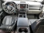 ✅ 2018 Ford F-250 King Ranch • VIN: 1FT7W2BT6JEC44479 • Lot: 91674205. Wystawiony na Copart z przebiegiem 87 675 mil. Bezpłatny archiwum sprzedaży aukcyjnych z USA i szczegółowy raport historii pojazdu na DreamBid. Zdjęcie 8.