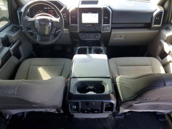 ✅ 2019 Ford F-150 XLT • VIN: 1FTEW1E43KFB11681 • Lot: 91570245. Wystawiony na Copart z przebiegiem 57 673 mil. Bezpłatny archiwum sprzedaży aukcyjnych z USA i szczegółowy raport historii pojazdu na DreamBid. Zdjęcie 8.