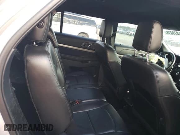 ✅ 2018 Ford Explorer XLT • VIN: 1FM5K7D8XJGA30412 • Lot: 86979095. Wystawiony na Copart z przebiegiem 152 379 mil. Bezpłatny archiwum sprzedaży aukcyjnych z USA i szczegółowy raport historii pojazdu na DreamBid. Zdjęcie 11.