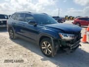 ✅ 2023 Volkswagen Atlas SE • VIN: 1V2DP2CA7PC543298 • Lot: 61067605. Wystawiony na Copart z przebiegiem 22 862 mil. Bezpłatny archiwum sprzedaży aukcyjnych z USA i szczegółowy raport historii pojazdu na DreamBid. Zdjęcie 4.