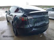 ✅ 2024 Tesla Model Y Long Range • VIN: 7SAYGAEE3RF039918 • Lot: 42245381. Wystawiony na IAAI z przebiegiem 23 888 mil. Bezpłatny archiwum sprzedaży aukcyjnych z USA i szczegółowy raport historii pojazdu na DreamBid. Zdjęcie 3.