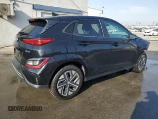✅ 2023 Hyundai Kona SE • VIN: KM8K23AG7PU181533 • Лот: 74932044. Опубликован ранее на Copart с пробегом 23 823 миль. Бесплатный доступ к архиву аукционных продаж из США и подробный отчёт об истории автомобиля на DreamBid. Изображение 3.
