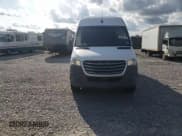 ✅ 2020 Freightliner Sprinter Cargo • VIN: W2Y4ECHY5LT041241 • Lot: 81637105. Wystawiony na Copart z przebiegiem 131 162 mil. Bezpłatny archiwum sprzedaży aukcyjnych z USA i szczegółowy raport historii pojazdu na DreamBid. Zdjęcie 14.