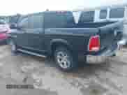 2017 Ram 1500 Laramie z VIN 1C6RR6NT7HS714590, wystawiony jako IAAI lot #43065197 z przebiegiem 122 647 mil mil oraz . Historia ofert i sprzedaży dostępna na DreamBid. Obrazek 3.