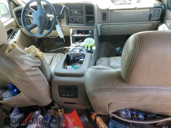 ✅ 2003 Chevrolet Suburban Z71 • VIN: 3GNFK16Z83G275378 • Лот: 54401975. Опубликован ранее на Copart с пробегом Не указан. Бесплатный доступ к архиву аукционных продаж из США и подробный отчёт об истории автомобиля на DreamBid. Изображение 8.