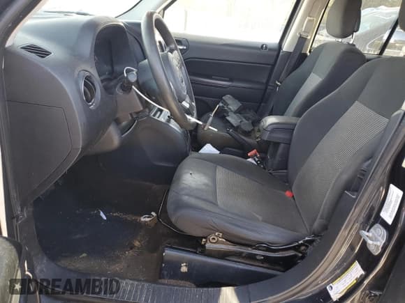 ✅ 2014 Jeep Patriot Sport • VIN: 1C4NJPBB9ED856911 • Lot: 82637915. Listed on Copart with 227,860 mi. Free auction sales archive from the USA and detailed vehicle history report at DreamBid. Image 7.