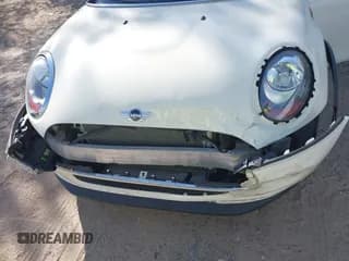 ✅ 2016 MINI Hardtop 4 Door • VIN: WMWXU1C5XG2D09554 • Lot: 43414237. Wystawiony na IAAI z przebiegiem 126 478 mil. Bezpłatny archiwum sprzedaży aukcyjnych z USA i szczegółowy raport historii pojazdu na DreamBid. Zdjęcie 6.