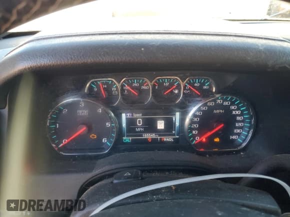 ✅ 2018 Chevrolet Suburban LT • VIN: 1GNSCHKC1JR256027 • Lot: 91641015. Listed on Copart with 165,545 mi. Free auction sales archive from the USA and detailed vehicle history report at DreamBid. Image 9.