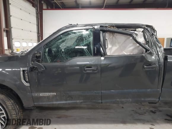 ✅ 2018 Ford F-250 XL • VIN: 1FT7W2BT0JEB71240 • Lot: 41740430. Wystawiony na IAAI z przebiegiem 89 803 mil. Bezpłatny archiwum sprzedaży aukcyjnych z USA i szczegółowy raport historii pojazdu na DreamBid. Zdjęcie 6.