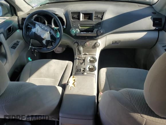 ✅ 2010 Toyota Highlander • VIN: 5TDZK3EHXAS012964 • Lot: 91880245. Listed on Copart with Not provided. Free auction sales archive from the USA and detailed vehicle history report at DreamBid. Image 8.