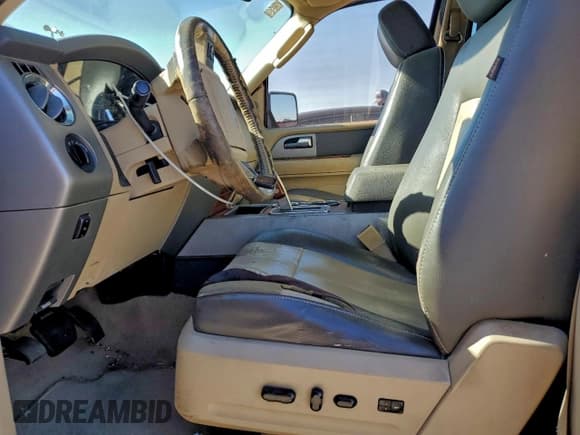 ✅ 2008 Ford Expedition Eddie Bauer • VIN: 1FMFU17568LA56035 • Lot: 90866615. Wystawiony na Copart z przebiegiem 174 560 mil. Bezpłatny archiwum sprzedaży aukcyjnych z USA i szczegółowy raport historii pojazdu na DreamBid. Zdjęcie 7.