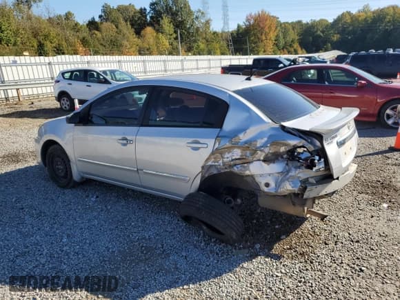 ✅ 2011 Nissan Sentra SR • VIN: 3N1AB6AP3BL716638 • Лот: 90893095. Опубликован ранее на Copart с пробегом Не указан. Бесплатный доступ к архиву аукционных продаж из США и подробный отчёт об истории автомобиля на DreamBid. Изображение 2.