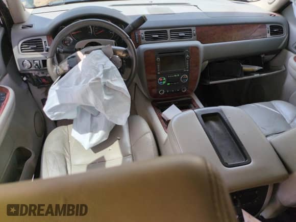 2009 Chevrolet Tahoe LTZ с VIN 1GNFC33019R141531, выставлен на аукционе Copart как лот 64512675 с пробегом Не указан миль и Списание • Salvage title. История ставок и продаж доступна на DreamBid. Изображение 8.