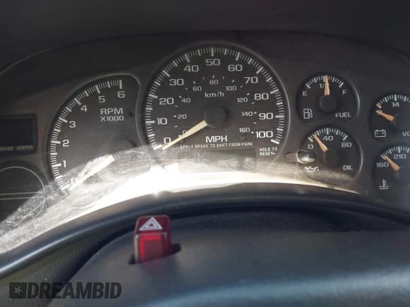 ✅ 2002 Chevrolet Silverado 1500 • VIN: 1GCEC14W22Z100150 • Lot: 43317354. Wystawiony na IAAI z przebiegiem 162 405 mil. Bezpłatny archiwum sprzedaży aukcyjnych z USA i szczegółowy raport historii pojazdu na DreamBid. Zdjęcie 7.