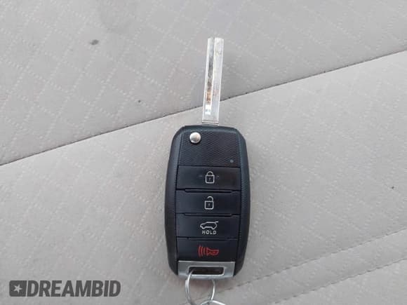 ✅ 2018 Kia Sorento LX • VIN: 5XYPG4A58JG352105 • Lot: 43543219. Listed on IAAI with 107,069 mi. Free auction sales archive from the USA and detailed vehicle history report at DreamBid. Image 11.