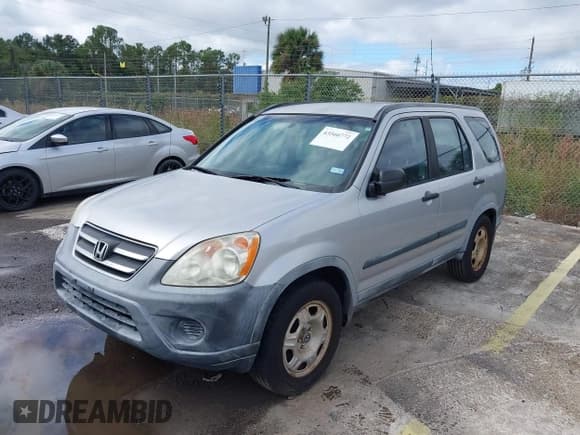✅ 2005 Honda CR-V LX • VIN: JHLRD68585C003526 • Lot: 43557793. Wystawiony na IAAI z przebiegiem 216 219 mil. Bezpłatny archiwum sprzedaży aukcyjnych z USA i szczegółowy raport historii pojazdu na DreamBid. Zdjęcie 2.
