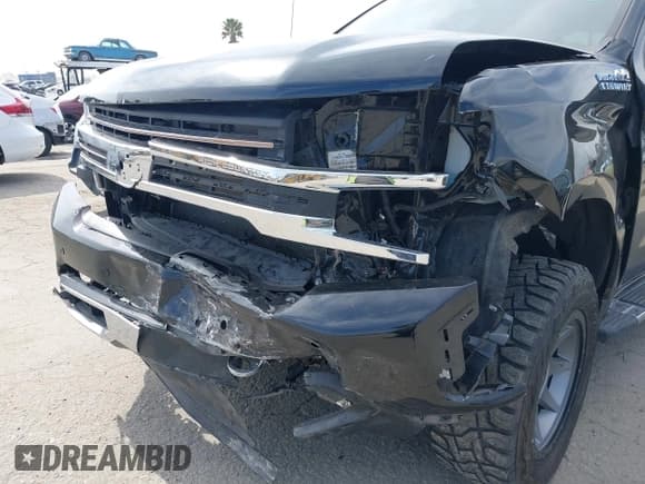 ✅ 2021 Chevrolet Silverado 1500 High Country • VIN: 1GCUYHEL2MZ404642 • Lot: 42301427. Wystawiony na IAAI z przebiegiem 42 691 mil. Bezpłatny archiwum sprzedaży aukcyjnych z USA i szczegółowy raport historii pojazdu na DreamBid. Zdjęcie 6.