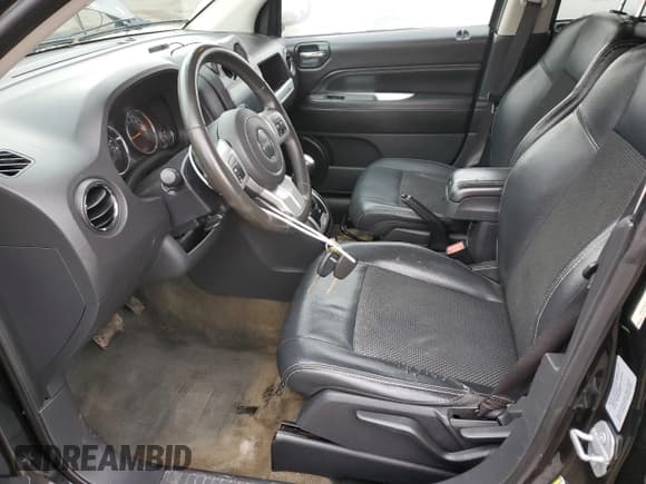 ✅ 2016 Jeep Compass Latitude • VIN: 1C4NJDEB3GD714180 • Lot: 91182455. Wystawiony na Copart z przebiegiem 125 953 mil. Bezpłatny archiwum sprzedaży aukcyjnych z USA i szczegółowy raport historii pojazdu na DreamBid. Zdjęcie 7.