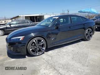 ✅ 2024 Audi S5 Sportback Premium Plus • VIN: WAUC4CF53RA026117 • Лот: 69782155. Опубликован ранее на Copart с пробегом 8 858 миль. Бесплатный доступ к архиву аукционных продаж из США и подробный отчёт об истории автомобиля на DreamBid. Изображение 1.
