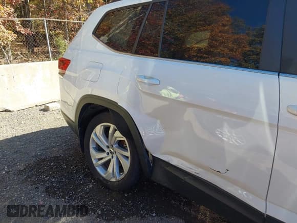 ✅ 2022 Volkswagen Atlas SE • VIN: 1V2HR2CAXNC523717 • Lot: 43480886. Listed on IAAI with 37,400 mi. Free auction sales archive from the USA and detailed vehicle history report at DreamBid. Image 6.