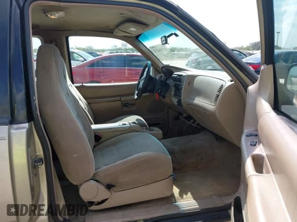 ✅ 2000 Ford Explorer Sport • VIN: 1FMYU60E4YUB05579 • Lot: 43366222. Wystawiony na IAAI z przebiegiem 208 717 mil. Bezpłatny archiwum sprzedaży aukcyjnych z USA i szczegółowy raport historii pojazdu na DreamBid. Zdjęcie 5.