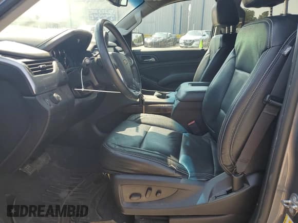 ✅ 2018 Chevrolet Suburban LS • VIN: 1GNSCGKC6JR354626 • Lot: 73721314. Wystawiony na Copart z przebiegiem 127 029 mil. Bezpłatny archiwum sprzedaży aukcyjnych z USA i szczegółowy raport historii pojazdu na DreamBid. Zdjęcie 7.