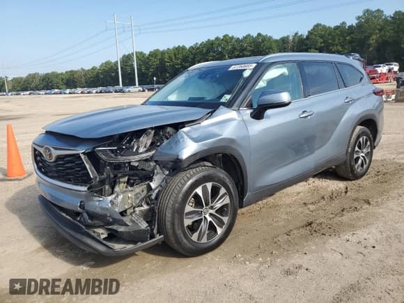 ✅ 2020 Toyota Highlander XLE • VIN: 5TDGZRAH4LS017009 • Lot: 67260685. Wystawiony na Copart z przebiegiem 64 950 mil. Bezpłatny archiwum sprzedaży aukcyjnych z USA i szczegółowy raport historii pojazdu na DreamBid. Zdjęcie 1.