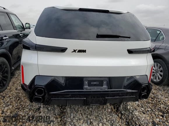 ✅ 2024 BMW XM • VIN: 5YM23CS0XR9V53110 • Лот: 87039014. Опубликован ранее на Copart с пробегом 13 607 миль. Бесплатный доступ к архиву аукционных продаж из США и подробный отчёт об истории автомобиля на DreamBid. Изображение 6.