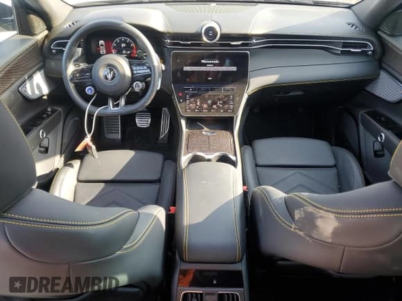 ✅ 2024 Maserati Grecale • VIN: ZN6PMDDC5R7447957 • Lot: 49148225. Wystawiony na Copart z przebiegiem 6 046 mil. Bezpłatny archiwum sprzedaży aukcyjnych z USA i szczegółowy raport historii pojazdu na DreamBid. Zdjęcie 8.