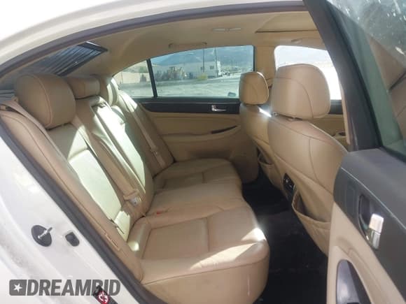 ✅ 2009 Hyundai Genesis • VIN: KMHGC46F09U047104 • Лот: 43701541. Опубликован ранее на IAAI с пробегом 222 231 миль. Бесплатный доступ к архиву аукционных продаж из США и подробный отчёт об истории автомобиля на DreamBid. Изображение 8.