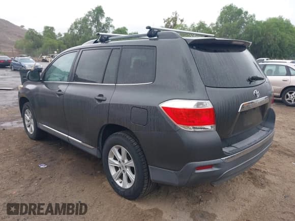 ✅ 2012 Toyota Highlander SE • VIN: 5TDZA3EH9CS024514 • Lot: 43711438. Listed on IAAI with 203,817 mi. Free auction sales archive from the USA and detailed vehicle history report at DreamBid. Image 3.