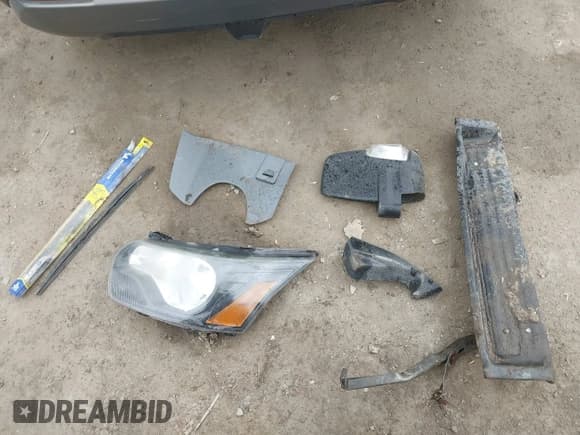 ✅ 2017 Ford Transit • VIN: 1FTYR2CG1HKB01948 • Lot: 42005762. Listed on IAAI with Not provided. Free auction sales archive from the USA and detailed vehicle history report at DreamBid. Image 11.