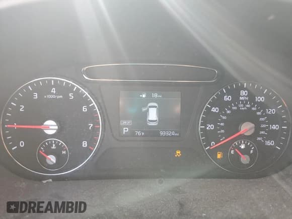 ✅ 2019 Kia Sorento LX • VIN: 5XYPG4A30KG553464 • Lot: 70380475. Listed on Copart with 93,324 mi. Free auction sales archive from the USA and detailed vehicle history report at DreamBid. Image 9.