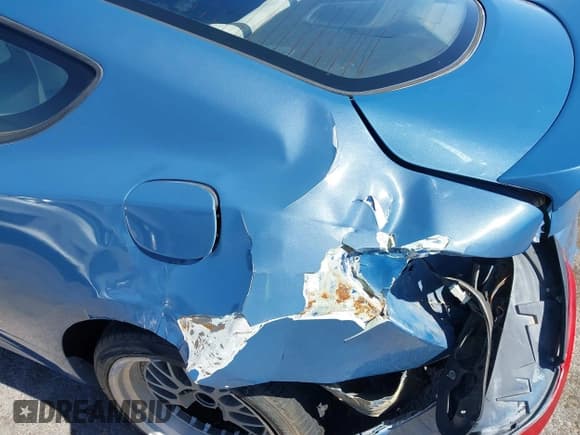 ✅ 2010 Hyundai Genesis Coupe Track • VIN: KMHHU6KH2AU010760 • Lot: 42688972. Wystawiony na IAAI z przebiegiem 112 055 mil. Bezpłatny archiwum sprzedaży aukcyjnych z USA i szczegółowy raport historii pojazdu na DreamBid. Zdjęcie 17.