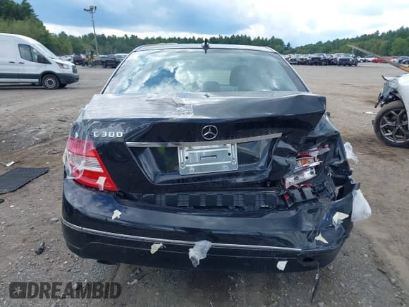 ✅ 2008 Mercedes-Benz C 300 Sport • VIN: WDDGF54X68F018051 • Лот: 42769976. Опубликован ранее на IAAI с пробегом 142 485 миль. Бесплатный доступ к архиву аукционных продаж из США и подробный отчёт об истории автомобиля на DreamBid. Изображение 16.