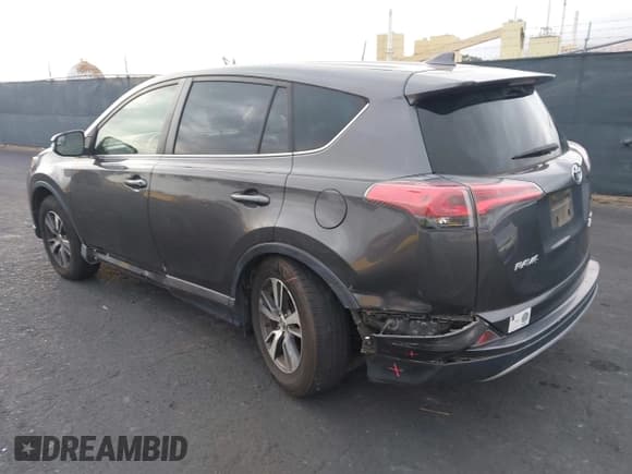 ✅ 2018 Toyota RAV4 XLE • VIN: JTMRFREV5JJ241482 • Лот: 43486718. Опубликован ранее на IAAI с пробегом 34 423 миль. Бесплатный доступ к архиву аукционных продаж из США и подробный отчёт об истории автомобиля на DreamBid. Изображение 3.