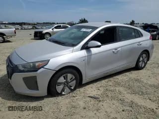 ✅ 2017 Hyundai Ioniq Blue • VIN: KMHC65LC6HU039285 • Lot: 54718645. Wystawiony na Copart z przebiegiem Nie podano. Bezpłatny archiwum sprzedaży aukcyjnych z USA i szczegółowy raport historii pojazdu na DreamBid. Zdjęcie 1.