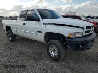 ✅ 1998 Dodge 2500 • VIN: 1B7KF236XWJ174731 • Лот: 43784185. Опубликован ранее на Copart с пробегом 183 558 миль. Бесплатный доступ к архиву аукционных продаж из США и подробный отчёт об истории автомобиля на DreamBid. Изображение 1.