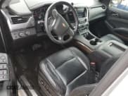 ✅ 2017 Chevrolet Suburban LT • VIN: 1GNSKHKC8HR179265 • Lot: 77441194. Wystawiony na Copart z przebiegiem 89 951 mil. Bezpłatny archiwum sprzedaży aukcyjnych z USA i szczegółowy raport historii pojazdu na DreamBid. Zdjęcie 8.