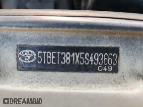 ✅ 2005 Toyota Tundra Limited • VIN: 5TBET381X5S493663 • Lot: 90600275. Wystawiony na Copart z przebiegiem 268 738 mil. Bezpłatny archiwum sprzedaży aukcyjnych z USA i szczegółowy raport historii pojazdu na DreamBid. Zdjęcie 12.