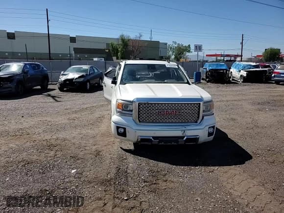 ✅ 2015 GMC Sierra 1500 Denali • VIN: 3GTU2WEC1FG320062 • Lot: 81668345. Listed on Copart with 132,850 mi. Free auction sales archive from the USA and detailed vehicle history report at DreamBid. Image 13.