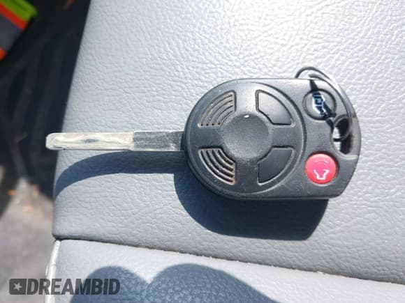 ✅ 2015 Ford Transit Cargo • VIN: 1FTNR1YM1FKB33081 • Лот: 42834421. Опубликован ранее на IAAI с пробегом 215 802 миль. Бесплатный доступ к архиву аукционных продаж из США и подробный отчёт об истории автомобиля на DreamBid. Изображение 11.